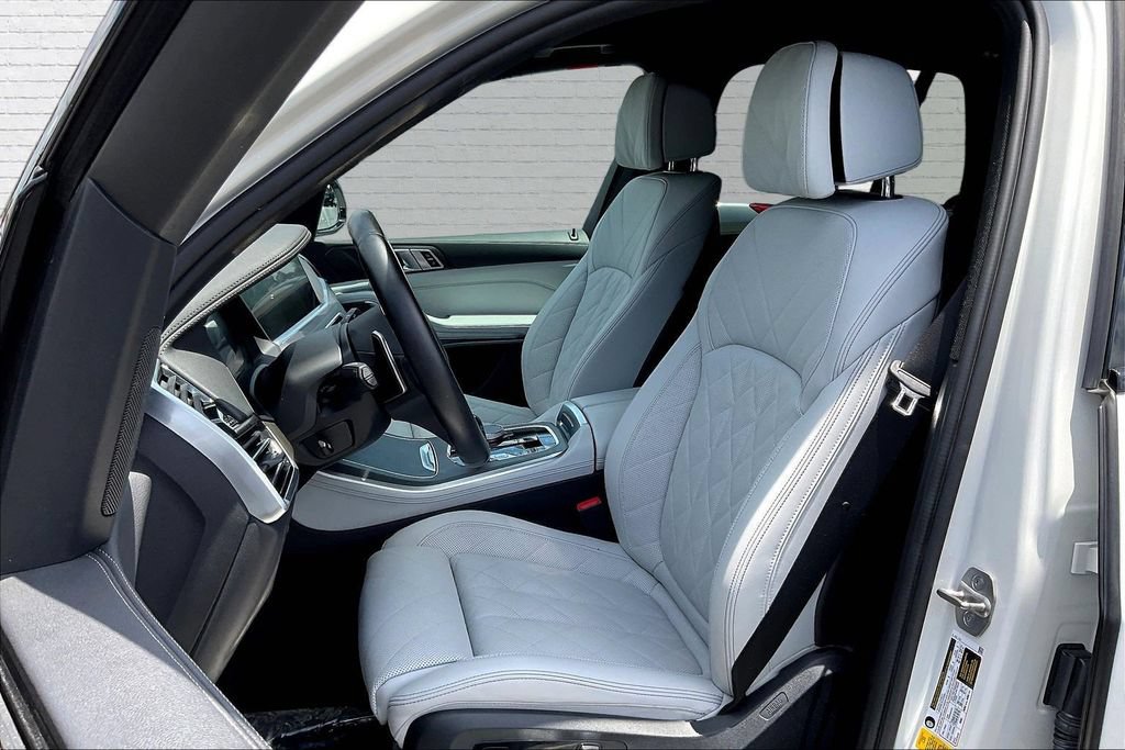 Used 2023 BMW X5 sDrive40i w/ M Sport Package RWD image 12