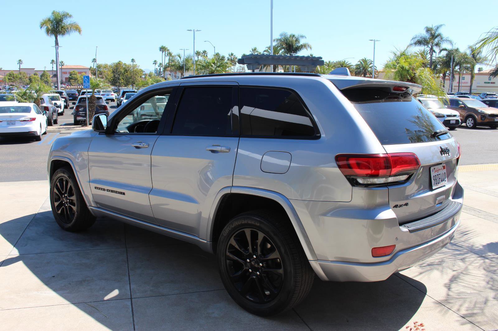 Used 2019 Jeep Grand Cherokee Altitude image 7