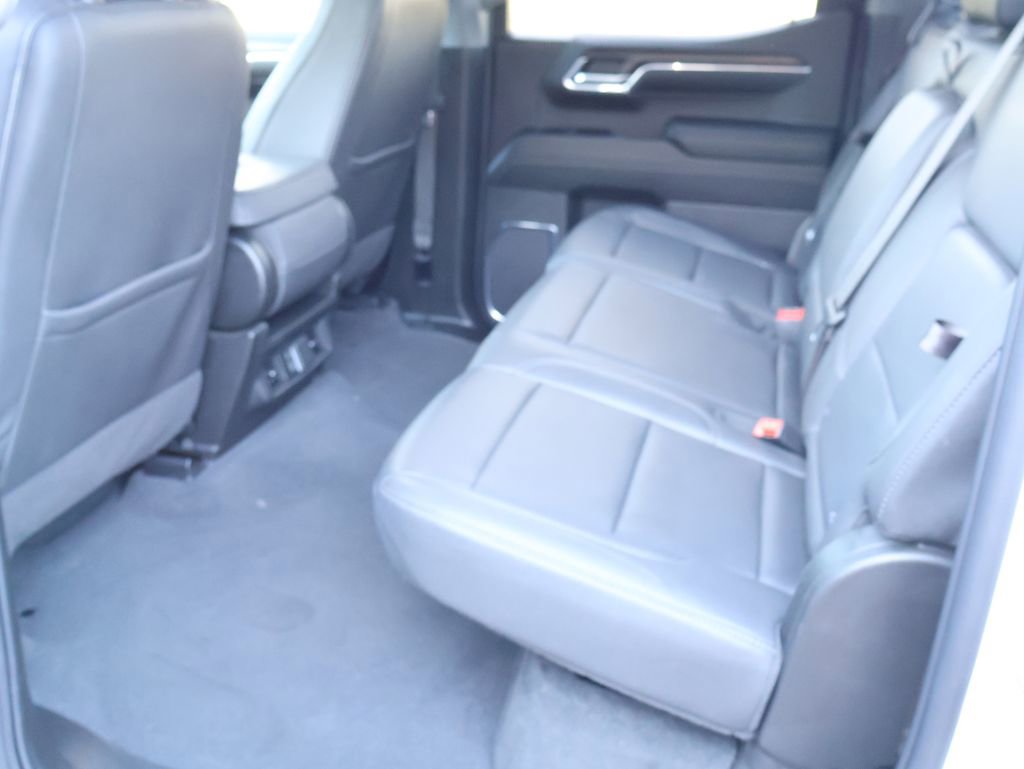 Used 2024 GMC Sierra 1500 SLT image 28