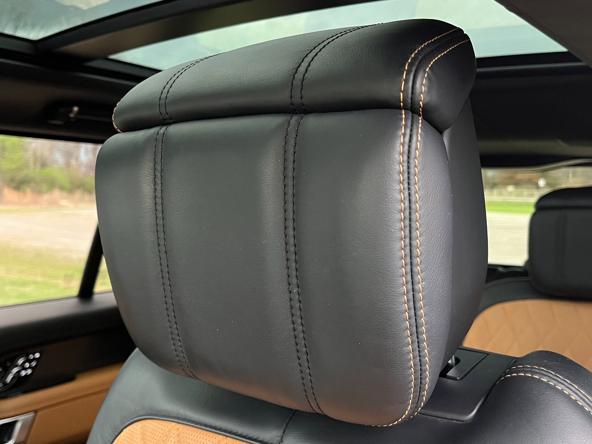 Used 2019 Land Rover Range Rover SV Autobiography Dynamic image 12