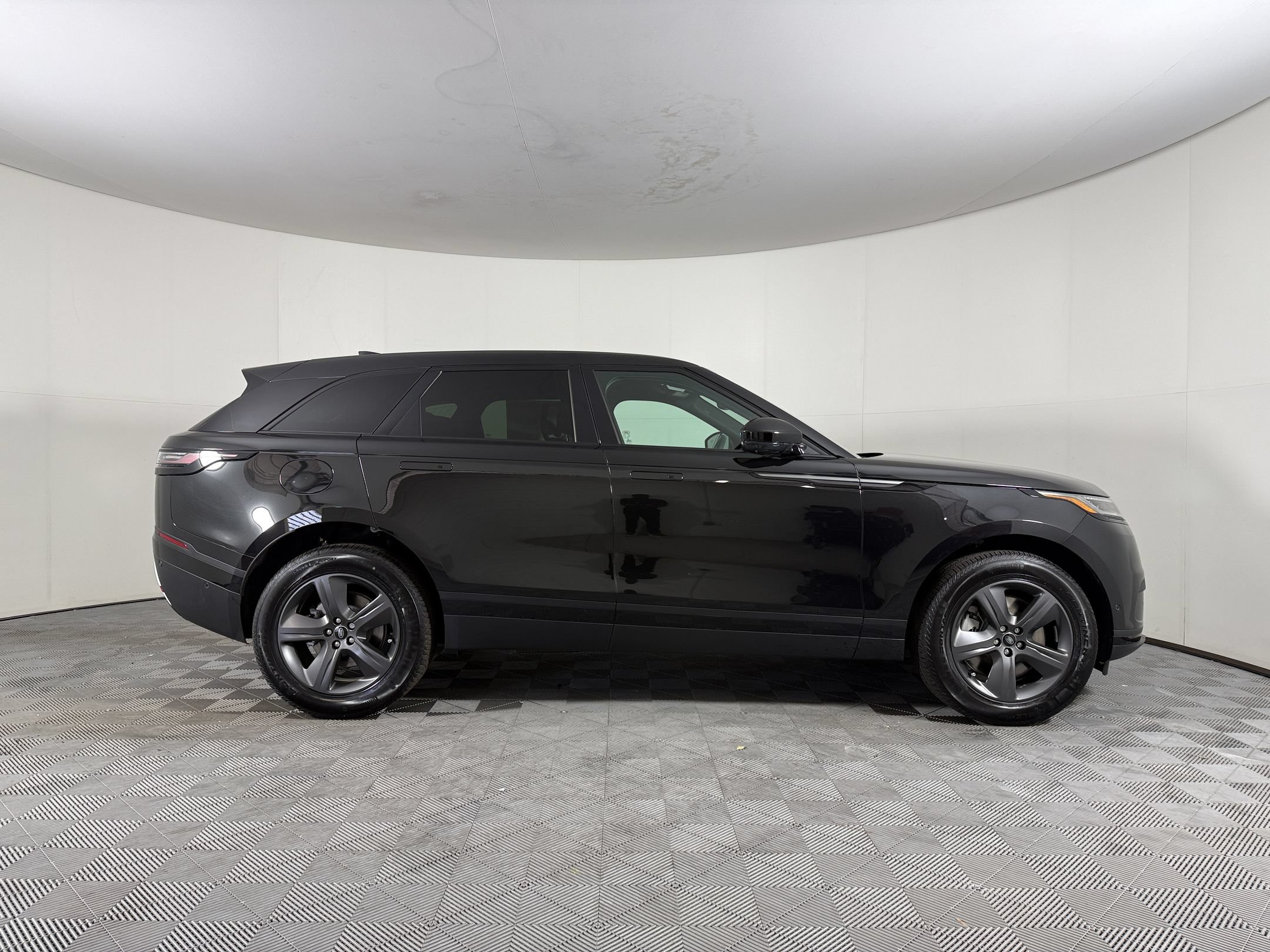 New 2026 Land Rover Range Rover Velar S AWD/4WD image 8