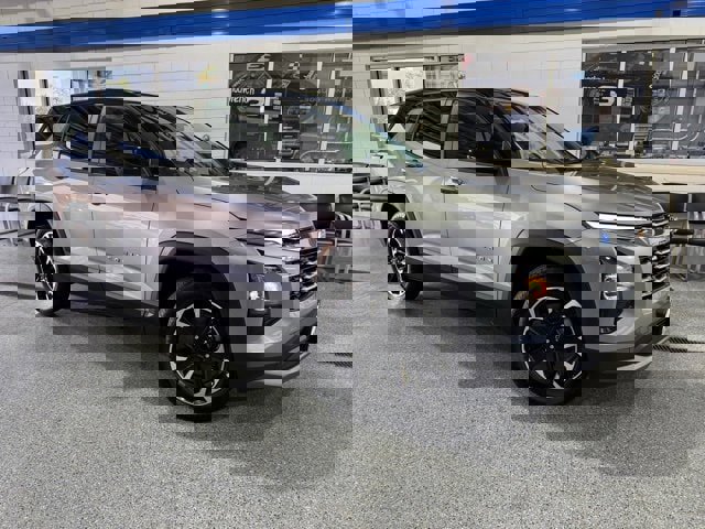 New 2026 Chevrolet Equinox LT w/ Convenience Package II image 2