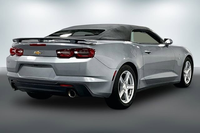 Used 2023 Chevrolet Camaro LT RWD image 7