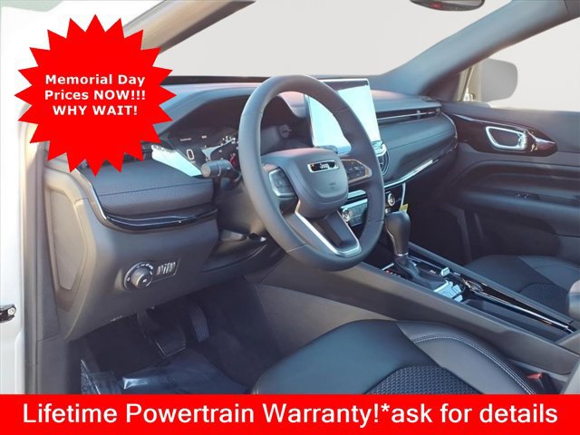 New 2025 Jeep Compass Latitude w/ Convenience Group AWD/4WD image 8