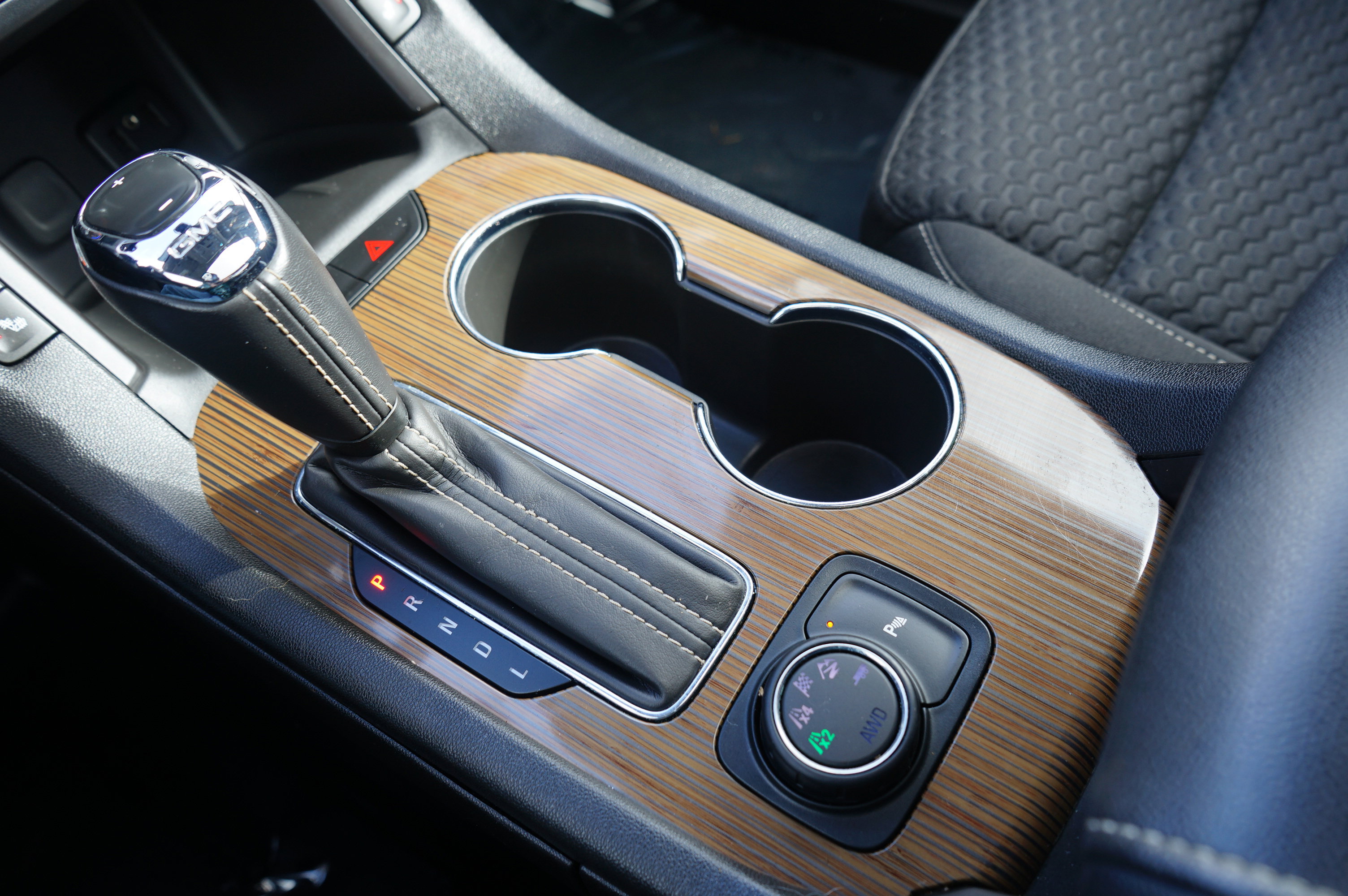 Used 2019 GMC Acadia SLE w/ GMC Pro Grade Package AWD/4WD image 24