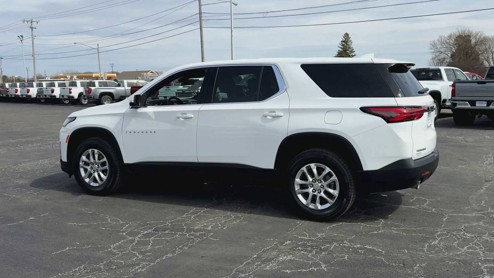 Certified 2023 Chevrolet Traverse LS w/ Safety Package FWD image 6