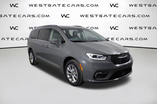 Used 2021 Chrysler Pacifica Touring-L w/ Uconnect Theater Family Group