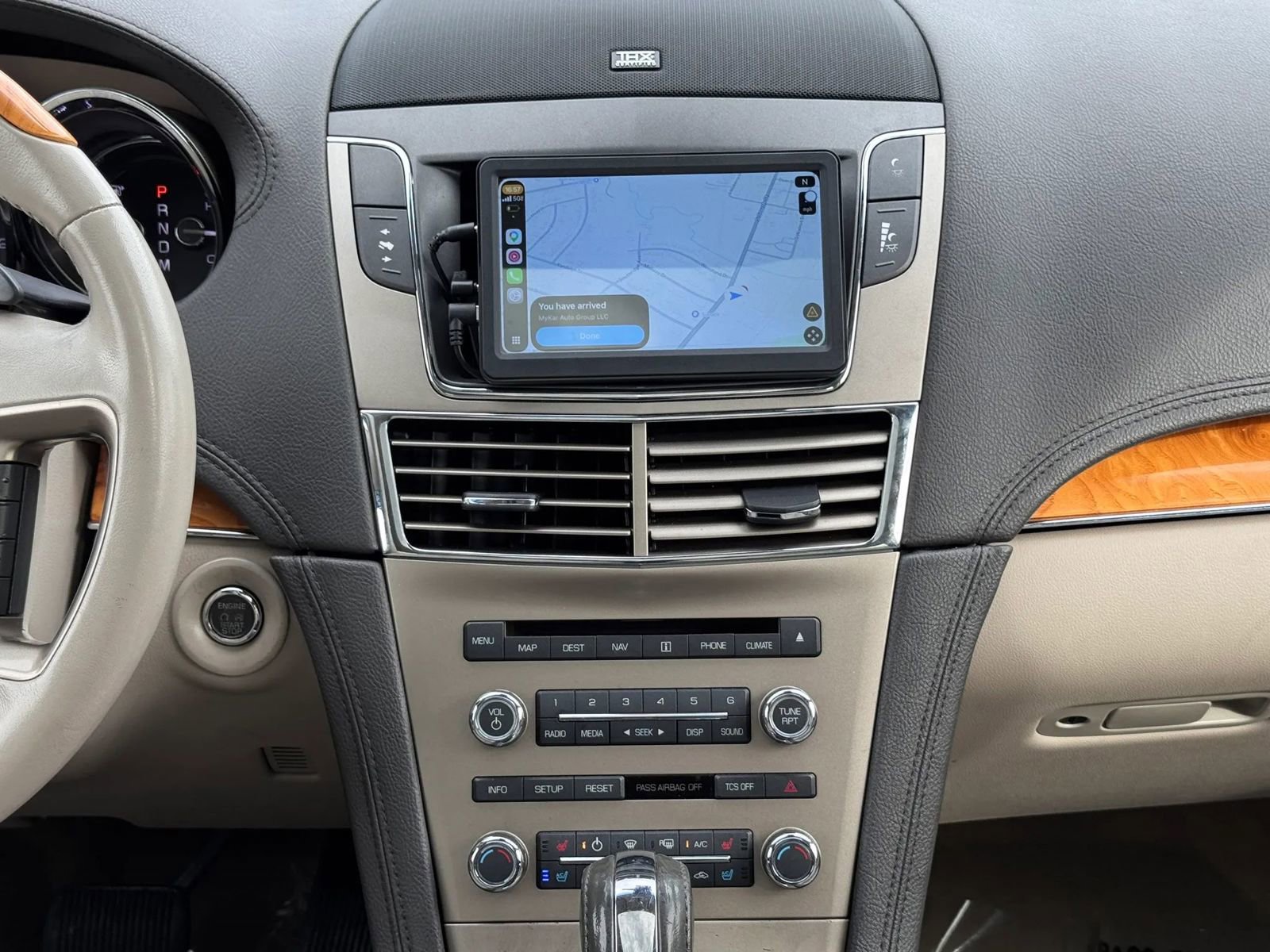 Used 2012 Lincoln MKT AWD image 16