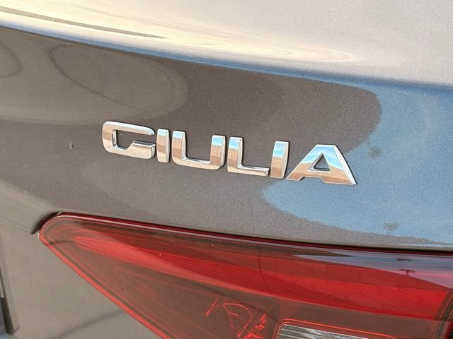 Used 2023 Alfa Romeo Giulia Veloce RWD image 10
