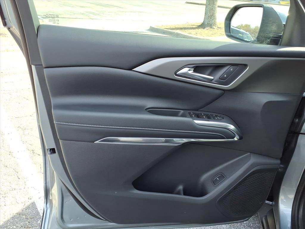 New 2026 Chevrolet Traverse LT image 9