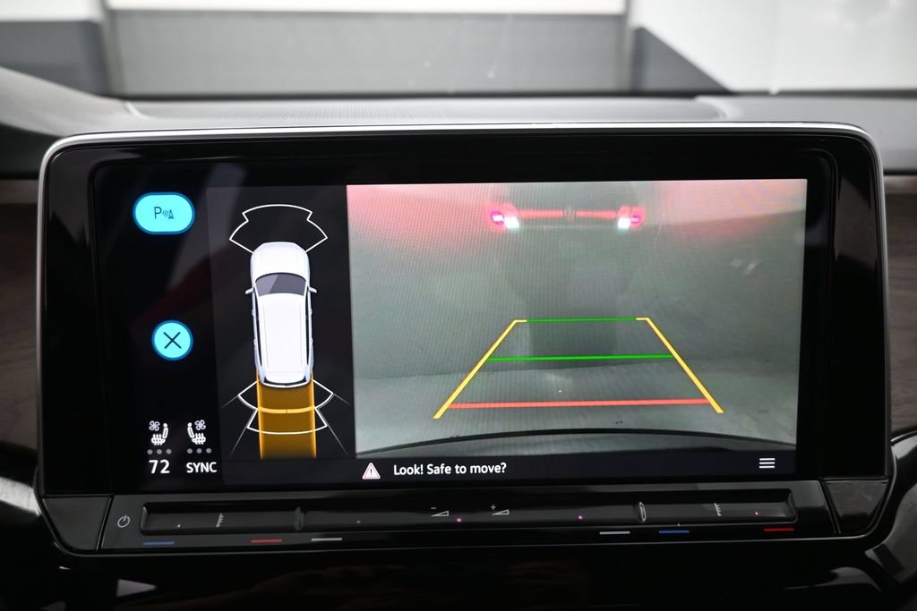 Used 2024 Volkswagen Atlas SE w/ Panoramic Sunroof Package FWD image 10