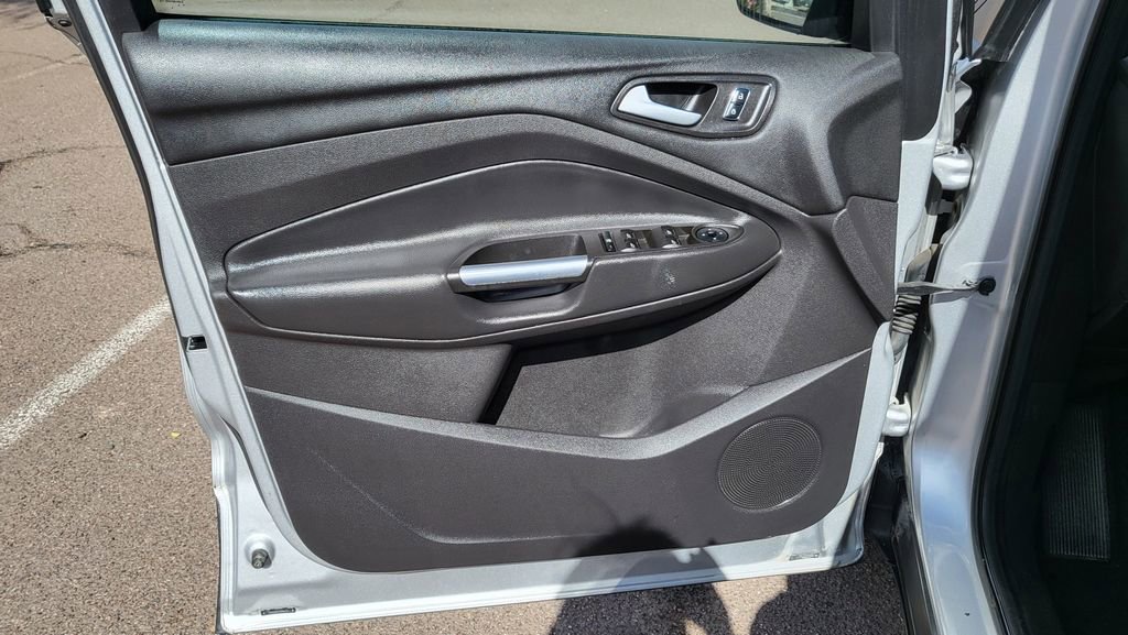 Used 2015 Ford Escape SE image 23