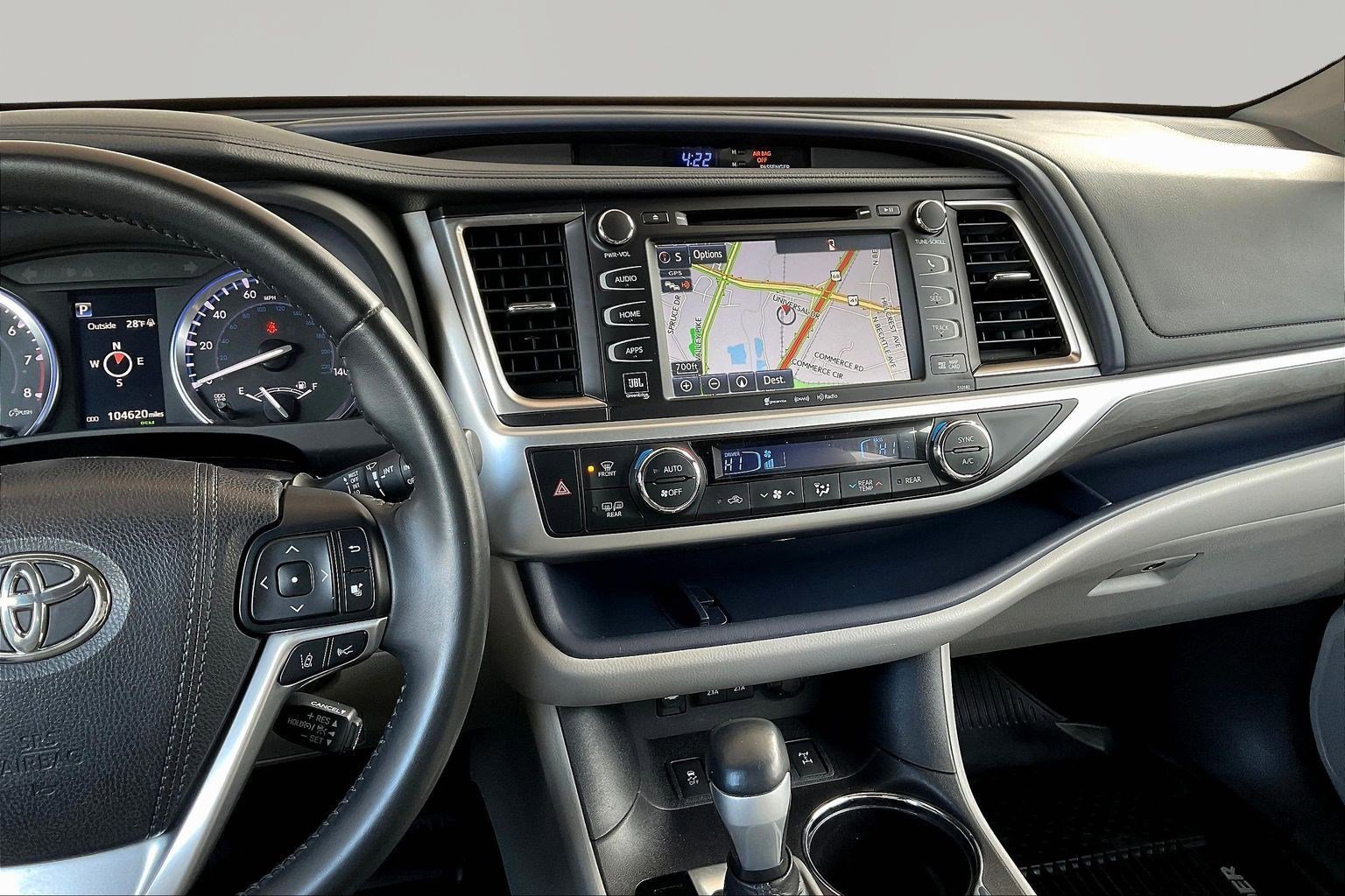 Used 2017 Toyota Highlander Limited image 10