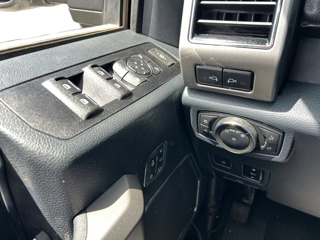 Used 2022 Ford F450 Platinum w/ FX4 Off-Road Package AWD/4WD image 19