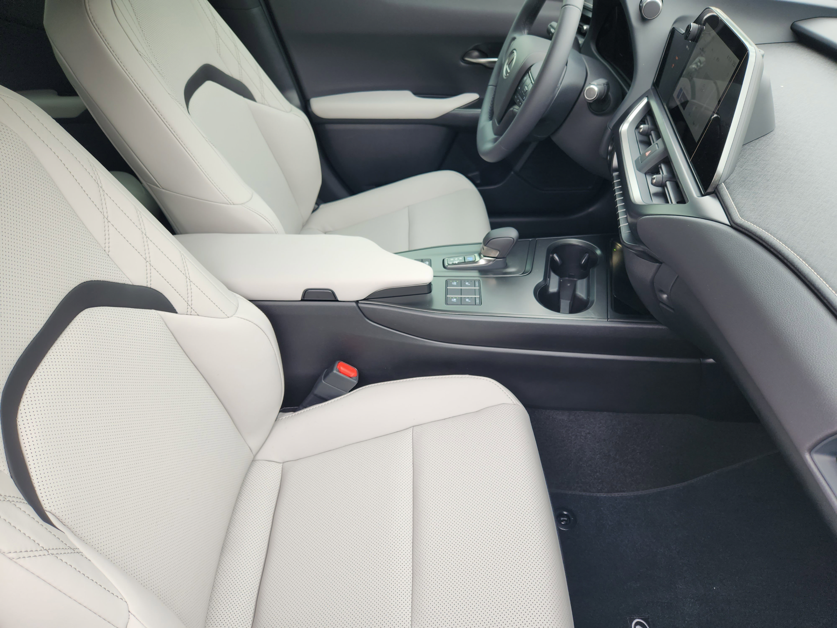 New 2026 Lexus UX 300h FWD w/ Accessory Package (Z1) image 10
