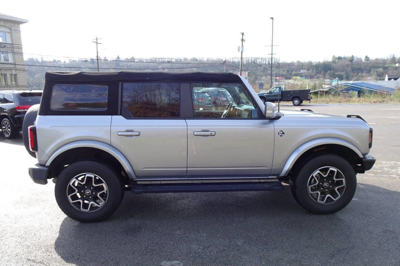 Used 2022 Ford Bronco Outer Banks image 5