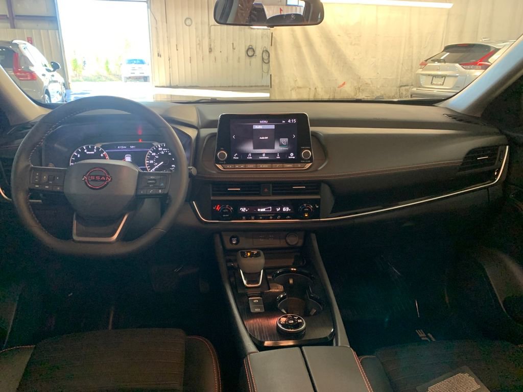 Certified 2025 Nissan Rogue SV image 16