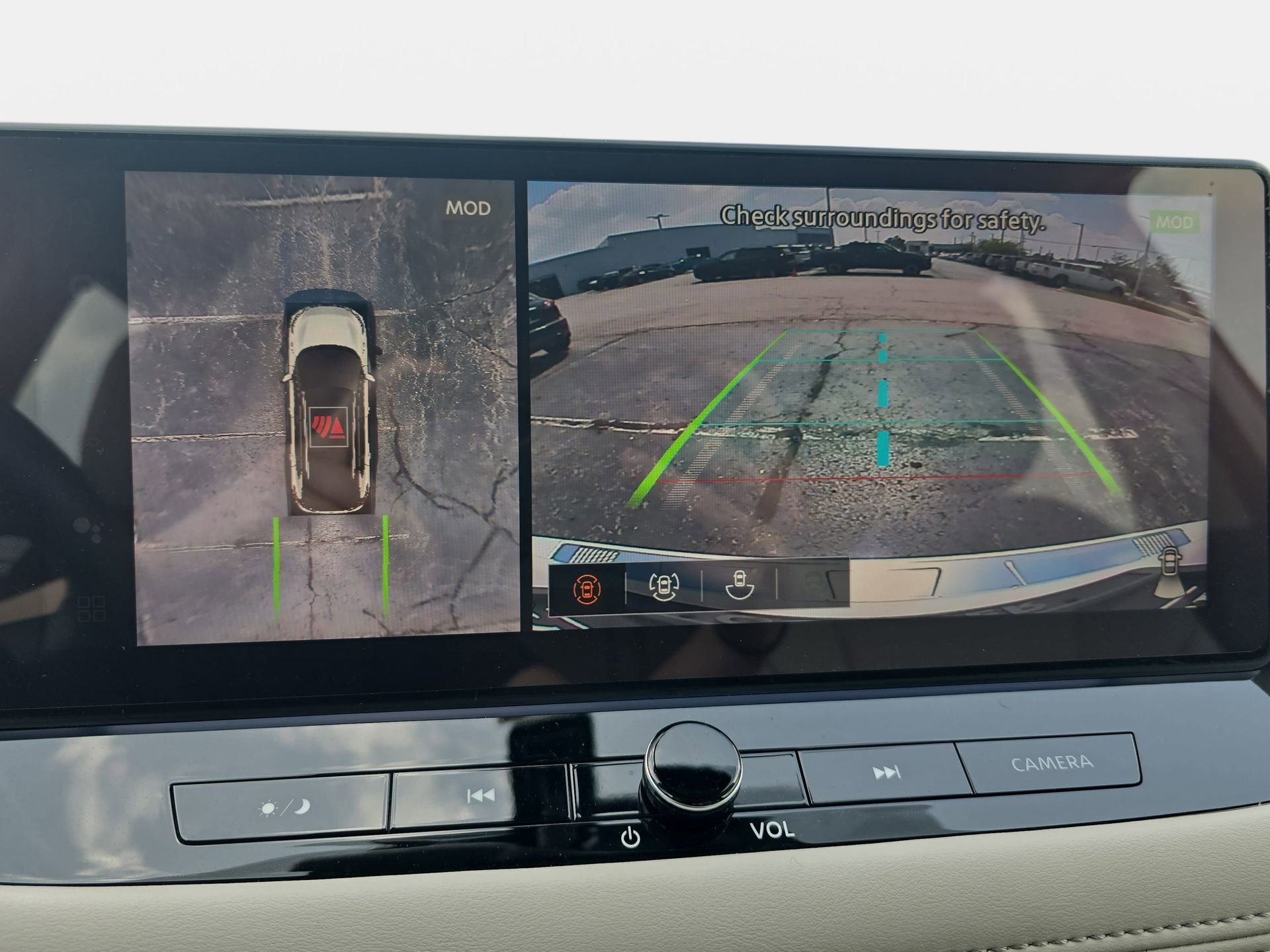 Used 2024 Nissan Rogue SL w/ SL Premium Package FWD image 23