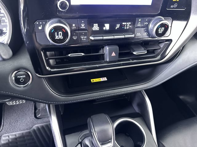 Used 2023 Toyota Highlander XLE AWD/4WD image 17