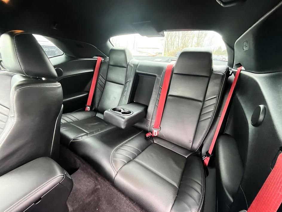 Used 2016 Dodge Challenger SRT Hellcat image 32