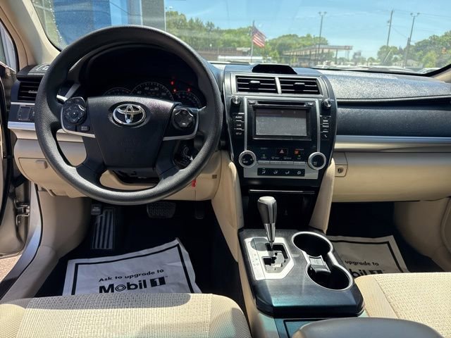 Used 2014 Toyota Camry LE w/ Moonroof Package FWD image 19