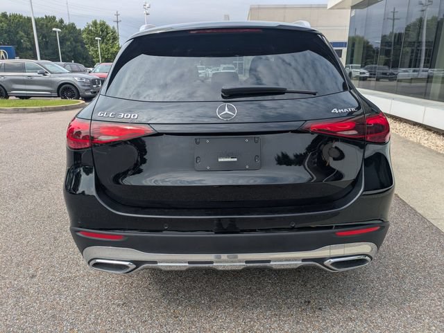 Used 2025 Mercedes-Benz GLC 300 4MATIC image 5