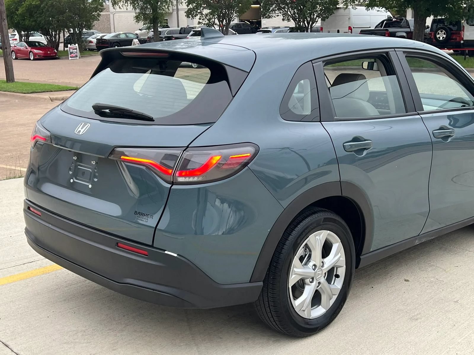 Used 2025 Honda HR-V LX image 8