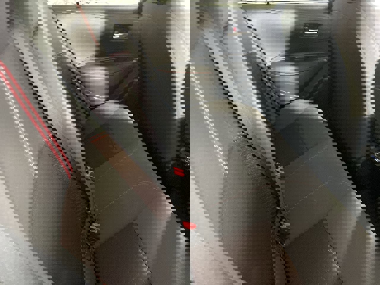 Used 2025 Toyota Corolla SE w/ Convenience Package image 25