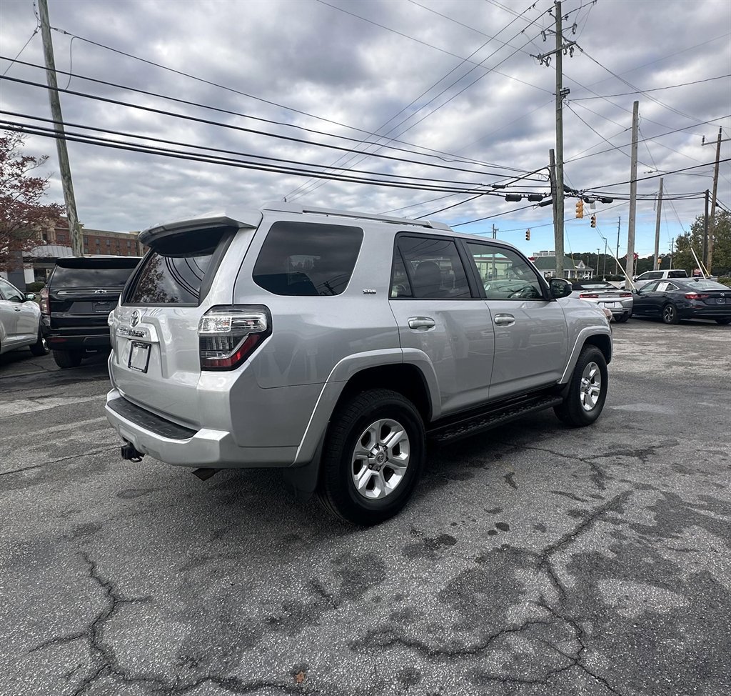 Used 2016 Toyota 4Runner SR5 image 4