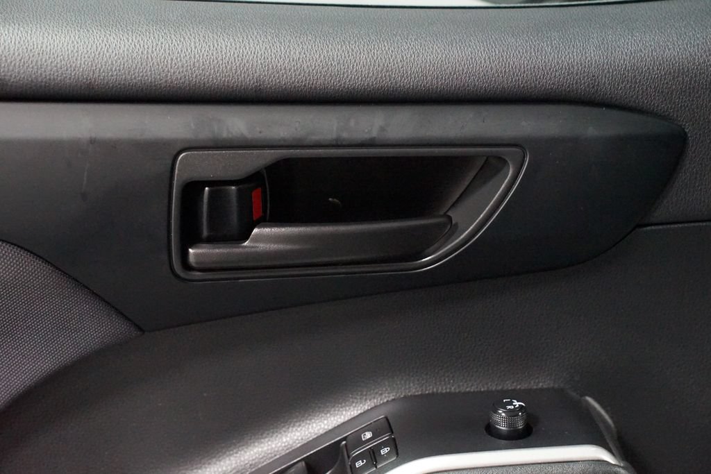 Certified 2024 Toyota Highlander LE FWD image 33