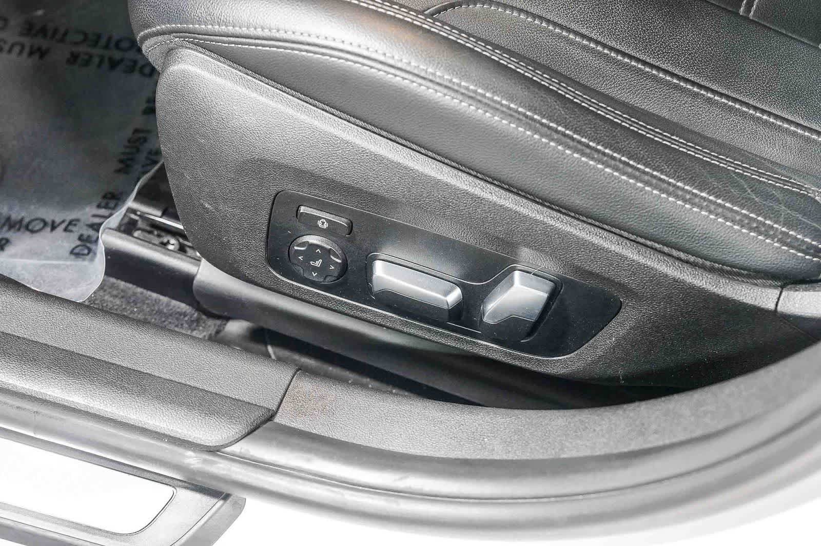Used 2019 BMW 330i Sedan w/ M Sport Package RWD image 23