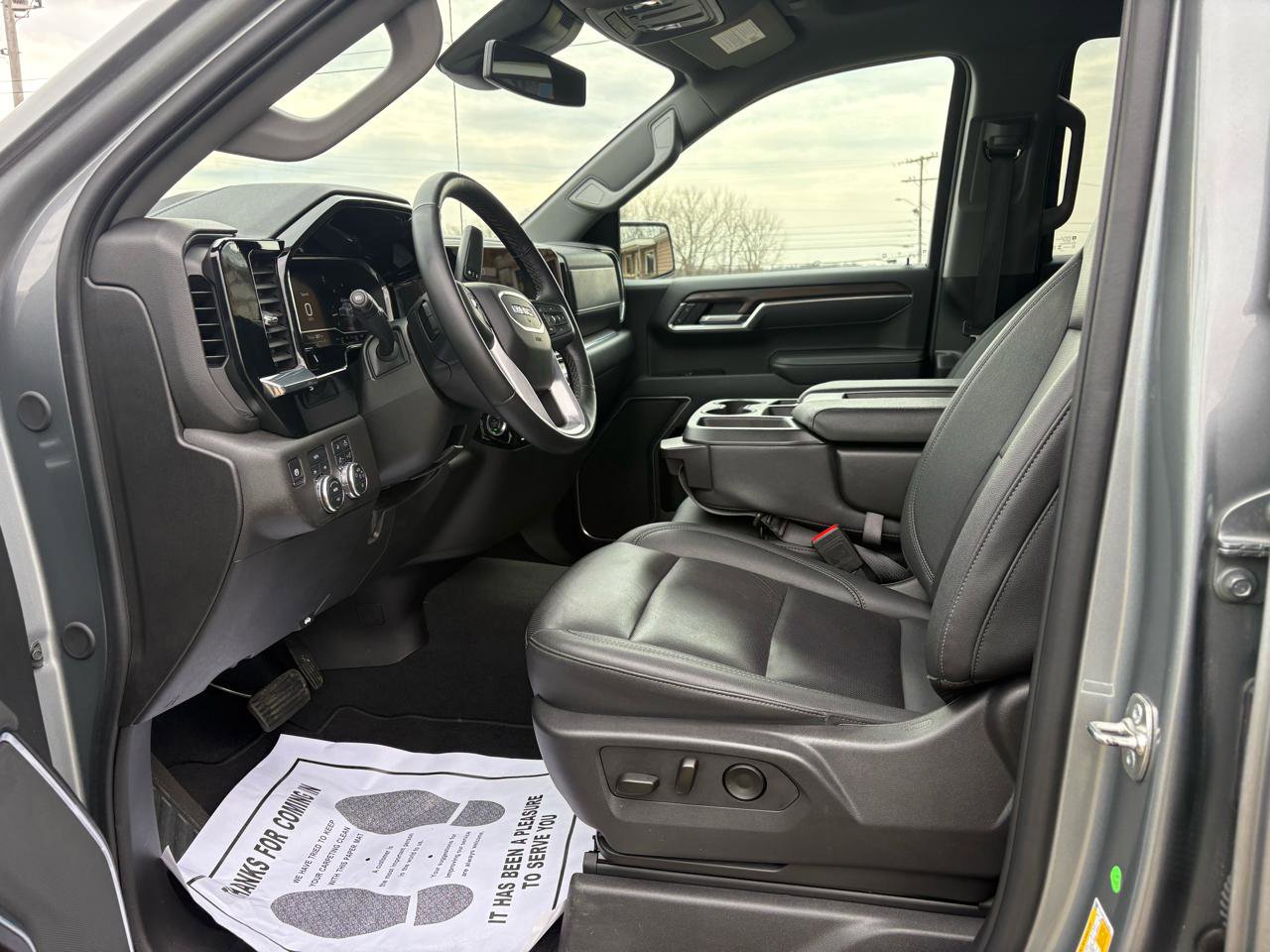 Used 2025 GMC Sierra 1500 SLT image 9