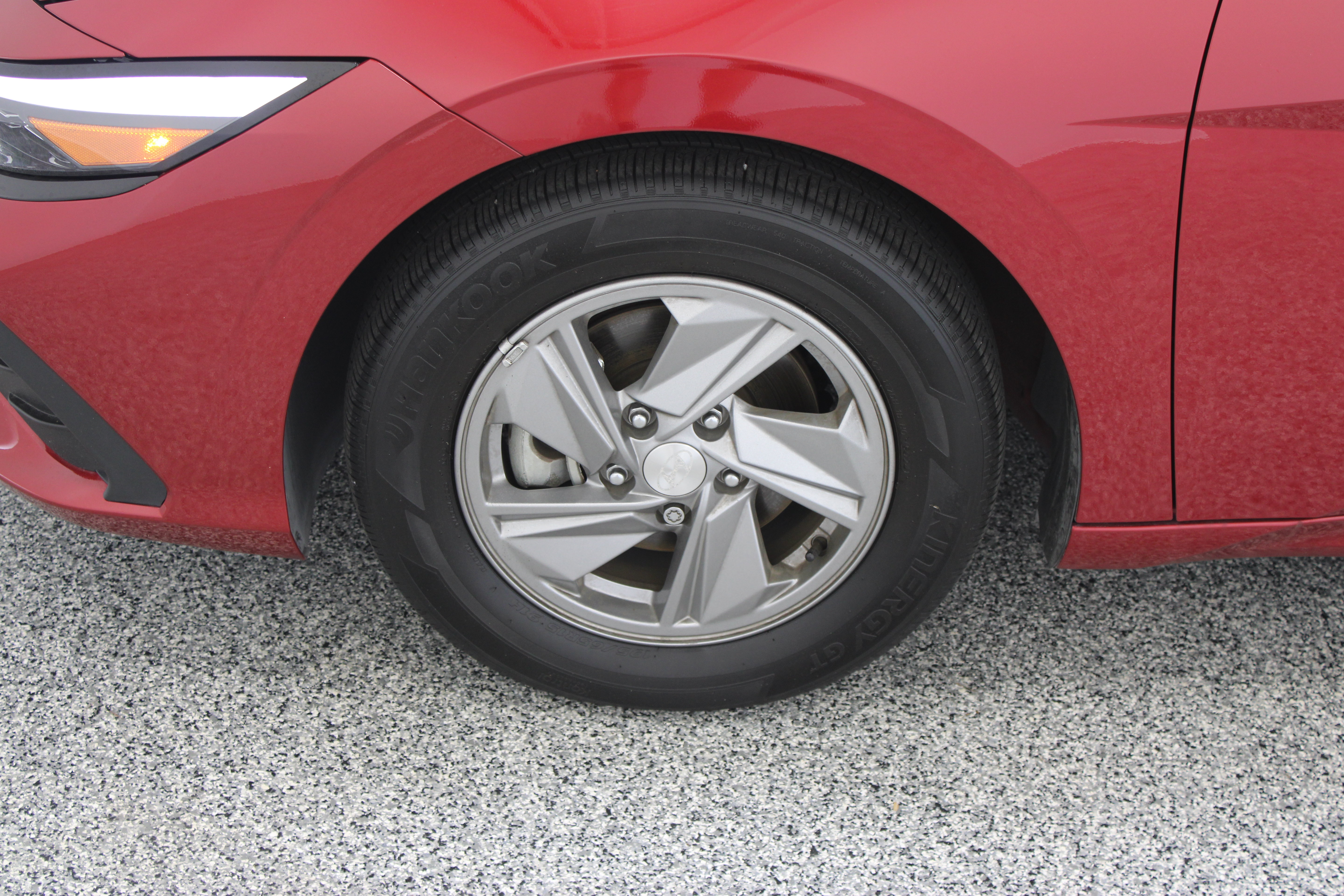 Used 2025 Hyundai Elantra SE FWD image 11