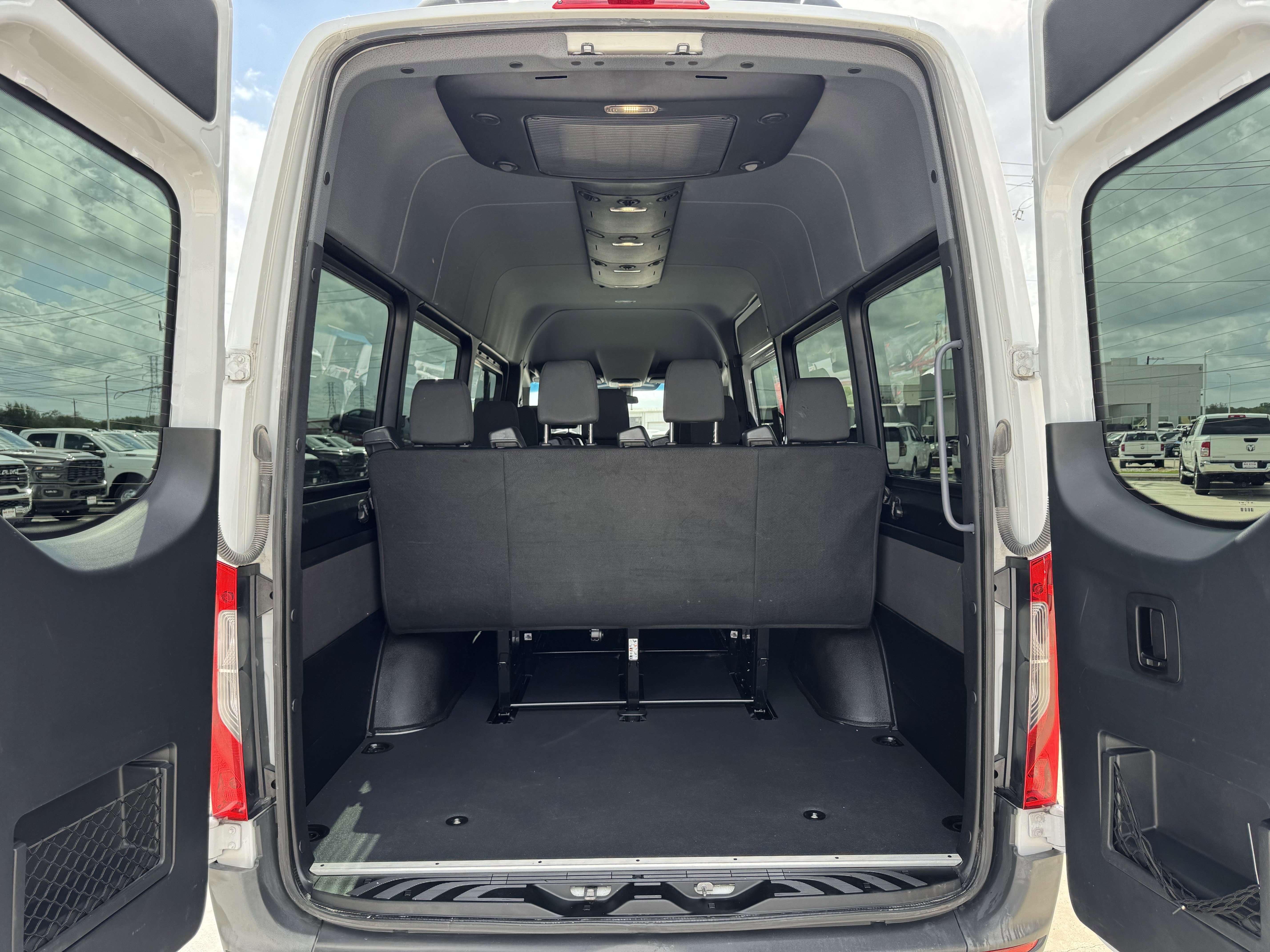 Used 2025 Mercedes-Benz Sprinter 2500 image 28