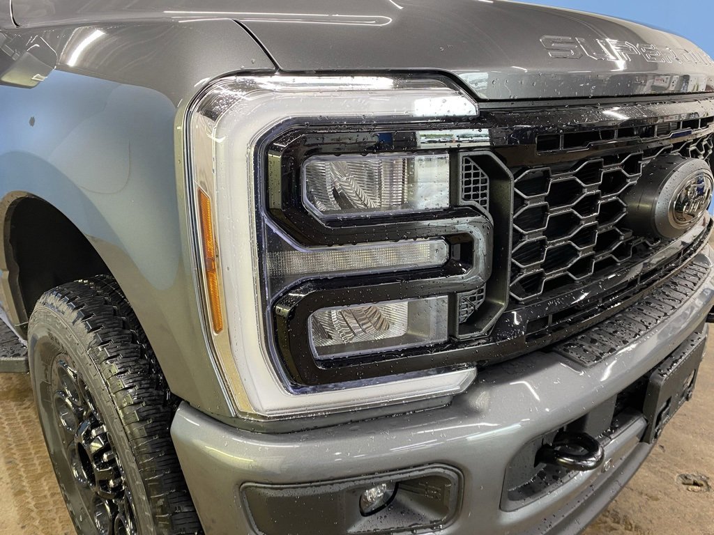 New 2025 Ford F250 Lariat w/ Lariat Ultimate Package image 2