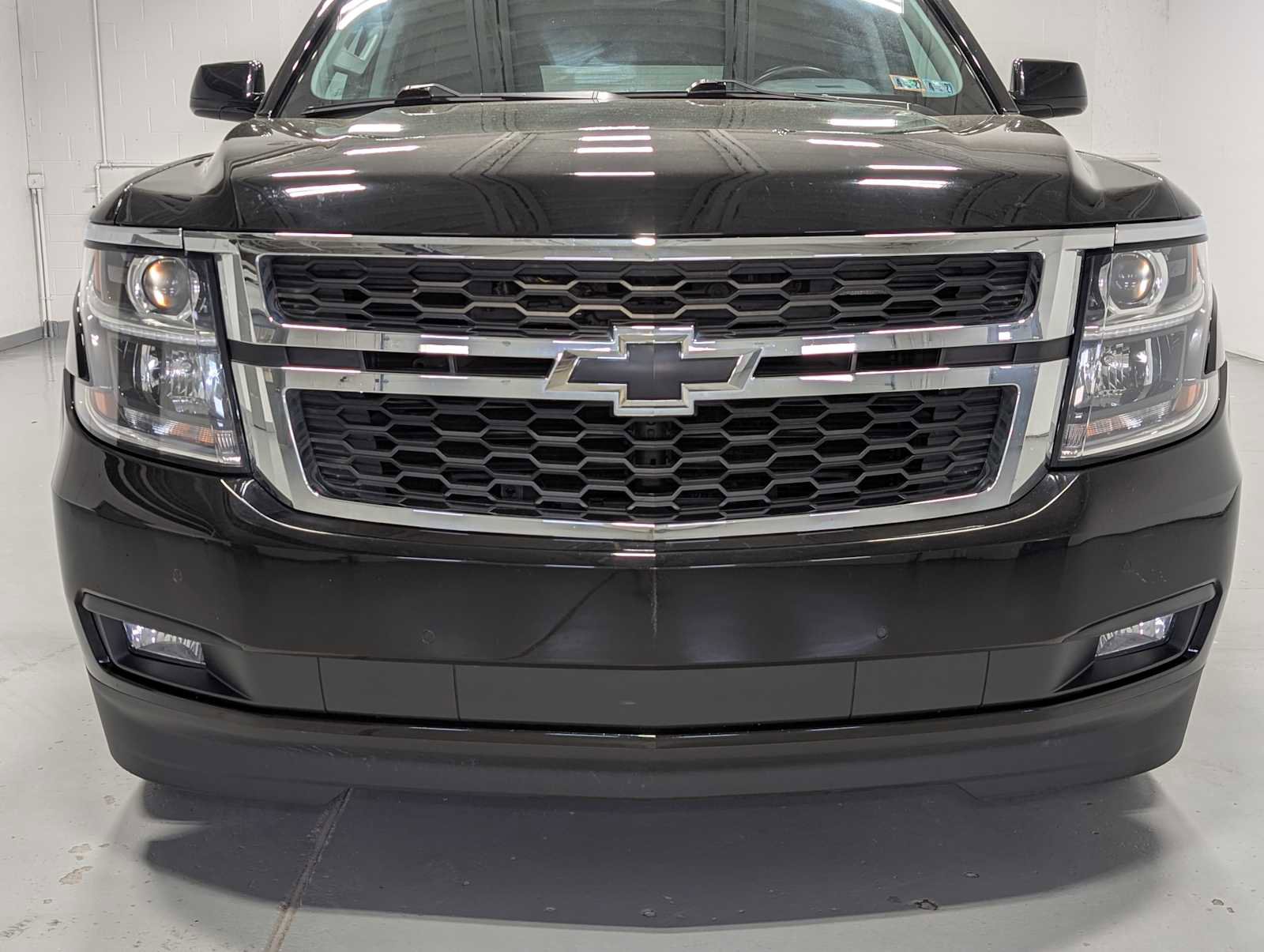 Used 2020 Chevrolet Suburban LT image 2