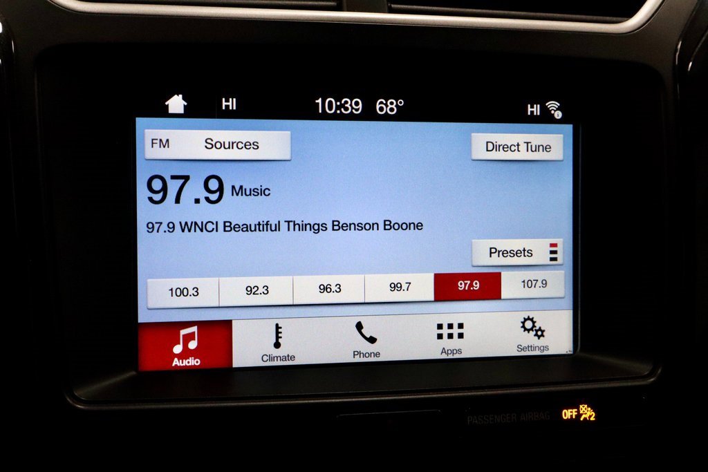 Used 2018 Ford Explorer XLT w/ Equipment Group 201A image 3