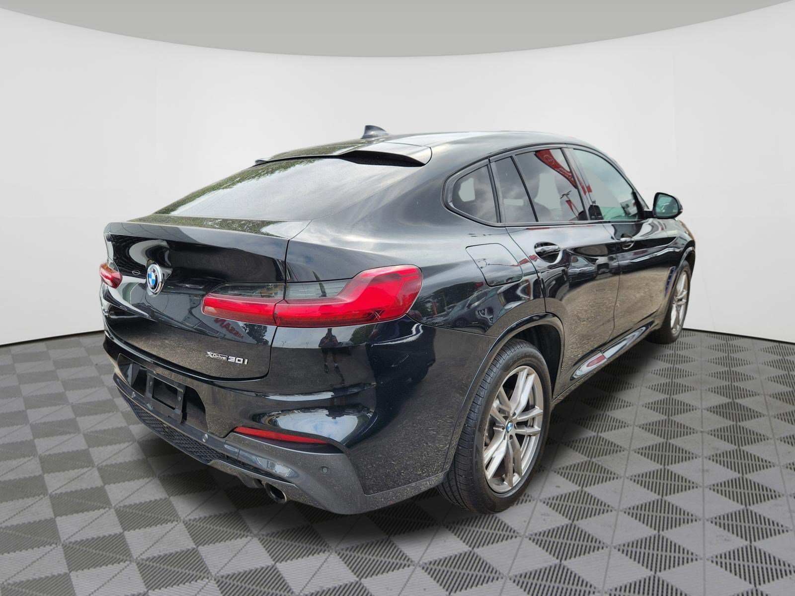 Used 2021 BMW X4 xDrive30i w/ M Sport Package AWD/4WD image 4
