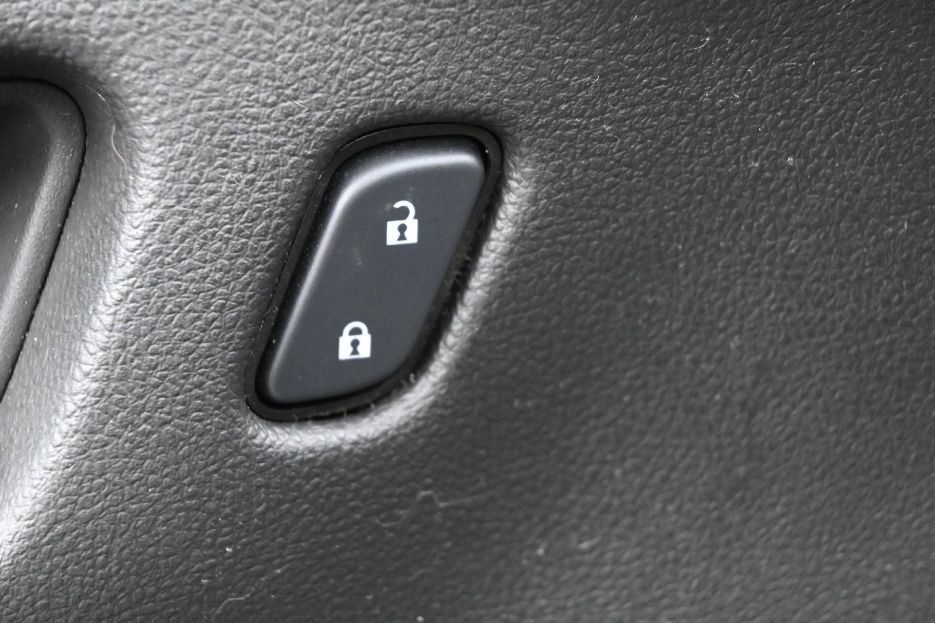 Used 2017 Chevrolet Impala LT FWD image 22