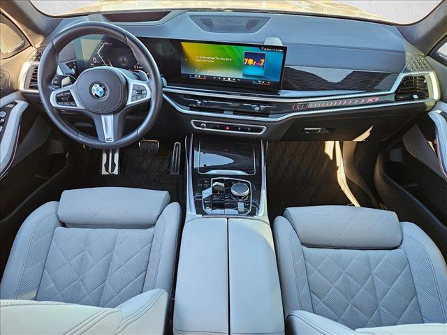 Used 2024 BMW X7 xDrive40i w/ M Sport Package image 13