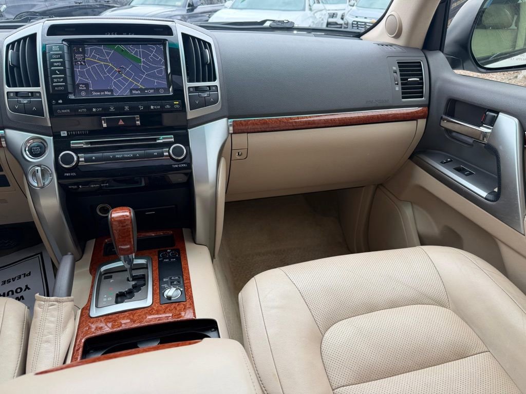 Used 2014 Toyota Land Cruiser AWD/4WD image 24