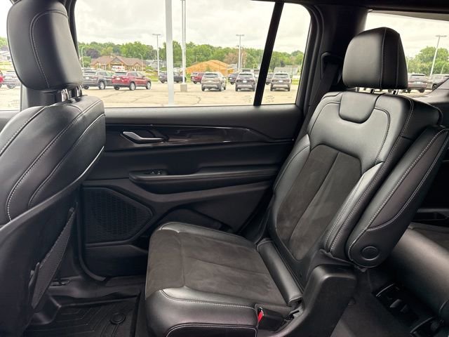 Used 2023 Jeep Grand Cherokee L Laredo image 19