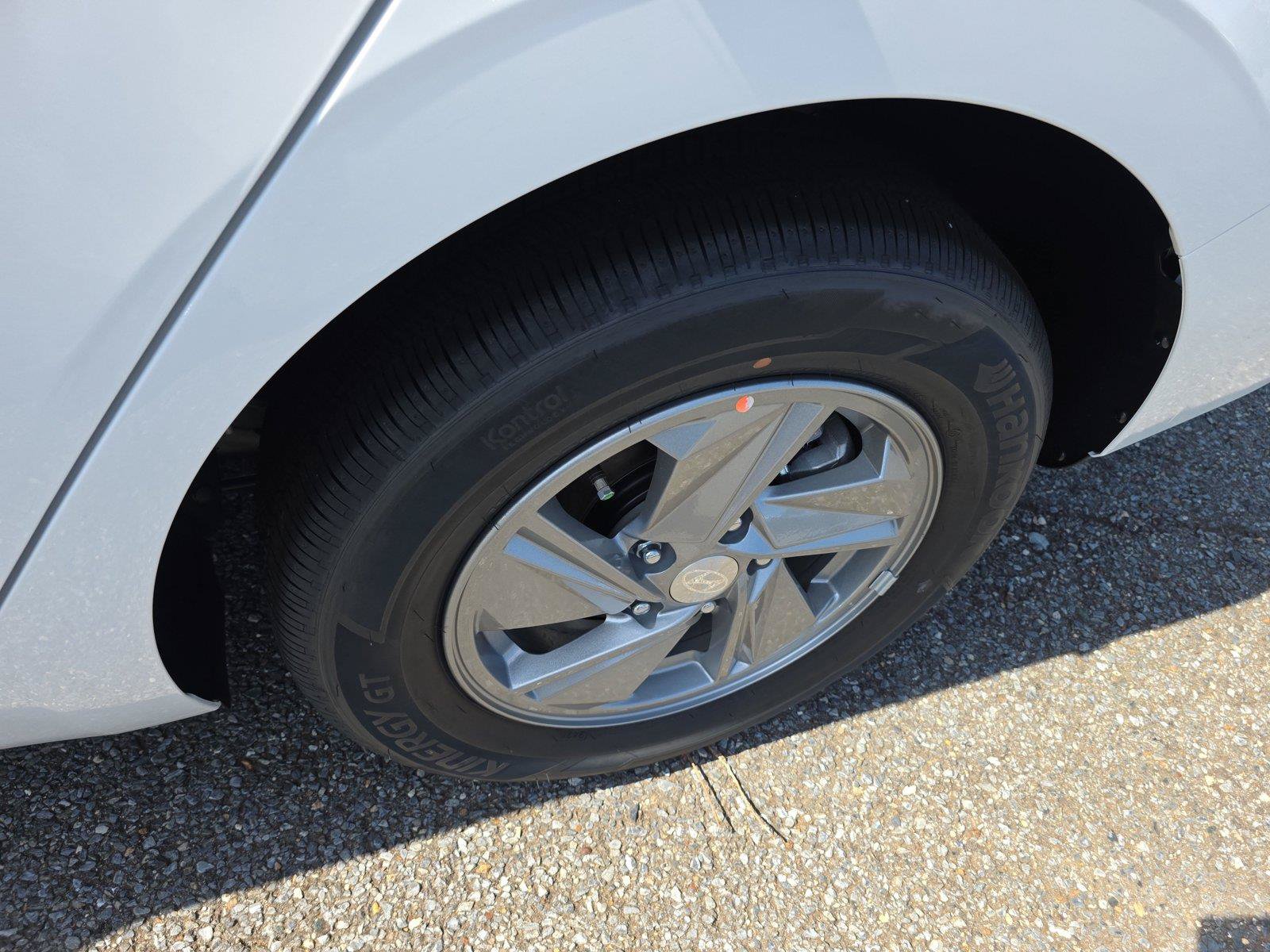 New 2026 Hyundai Elantra SE FWD image 9