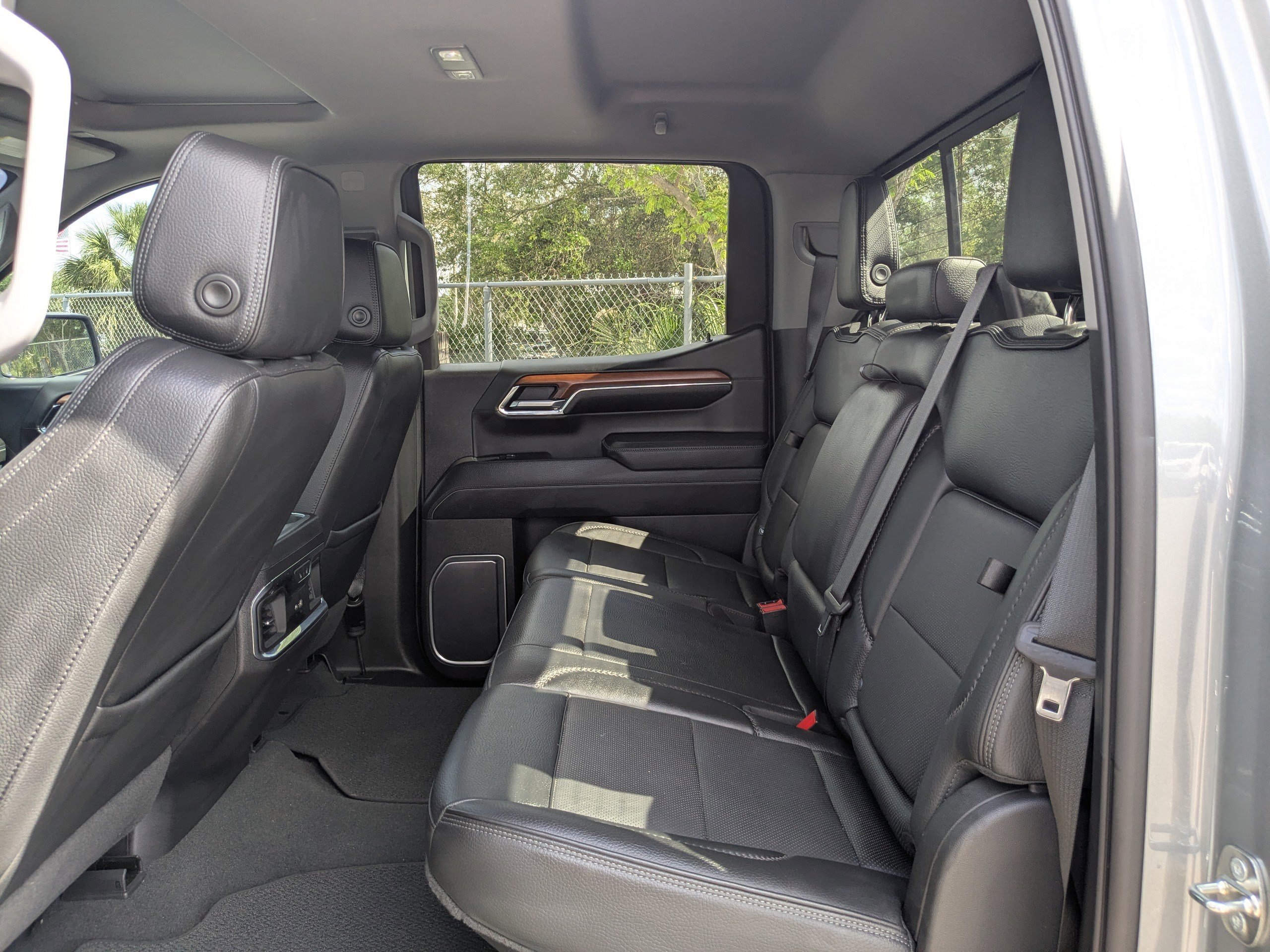 Used 2023 GMC Sierra 1500 Denali w/ Denali Reserve Package AWD/4WD image 14