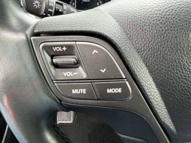 Used 2018 Hyundai Santa Fe Limited image 22