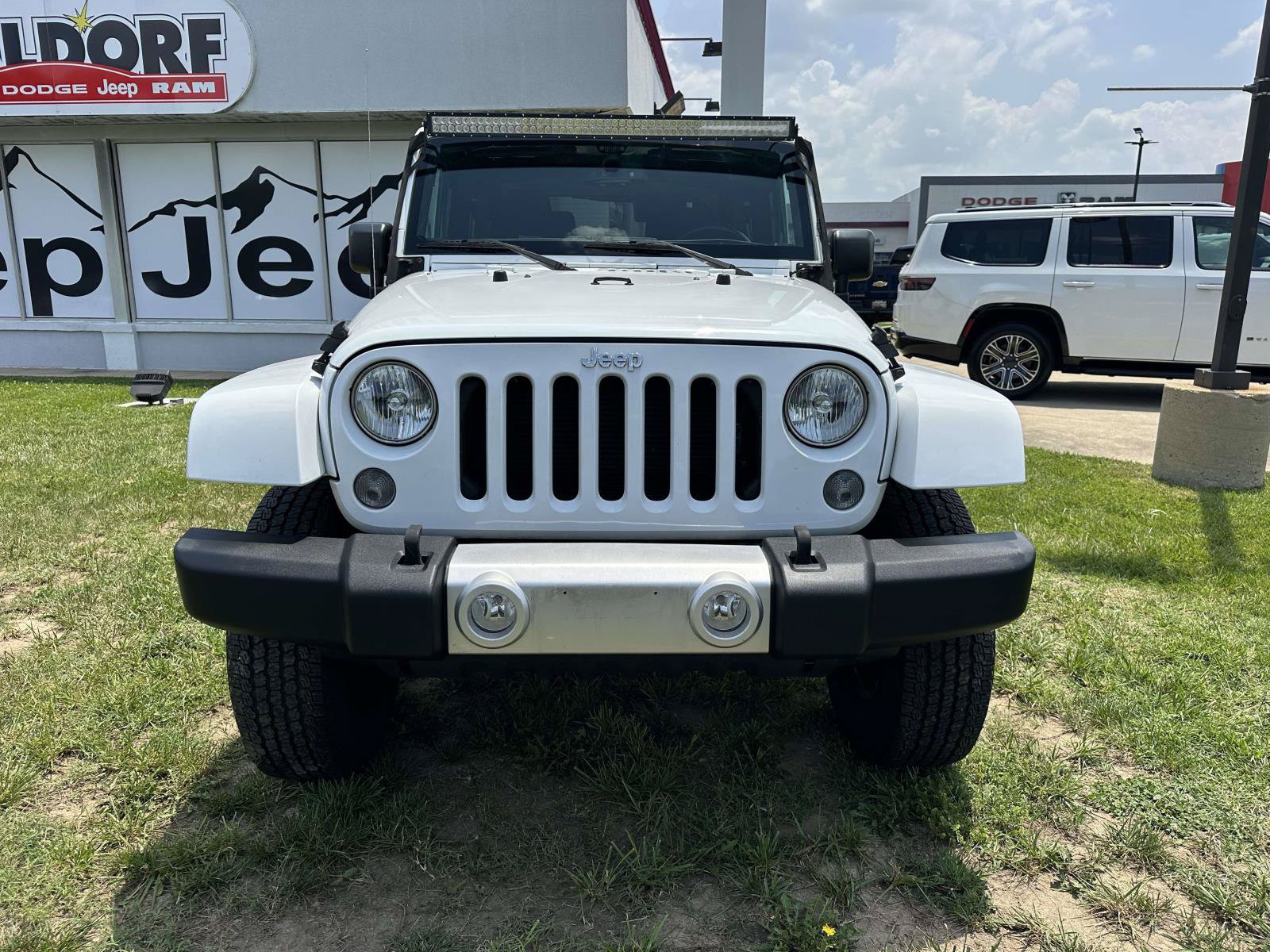 Used 2015 Jeep Wrangler Sahara w/ Connectivity Group AWD/4WD image 2