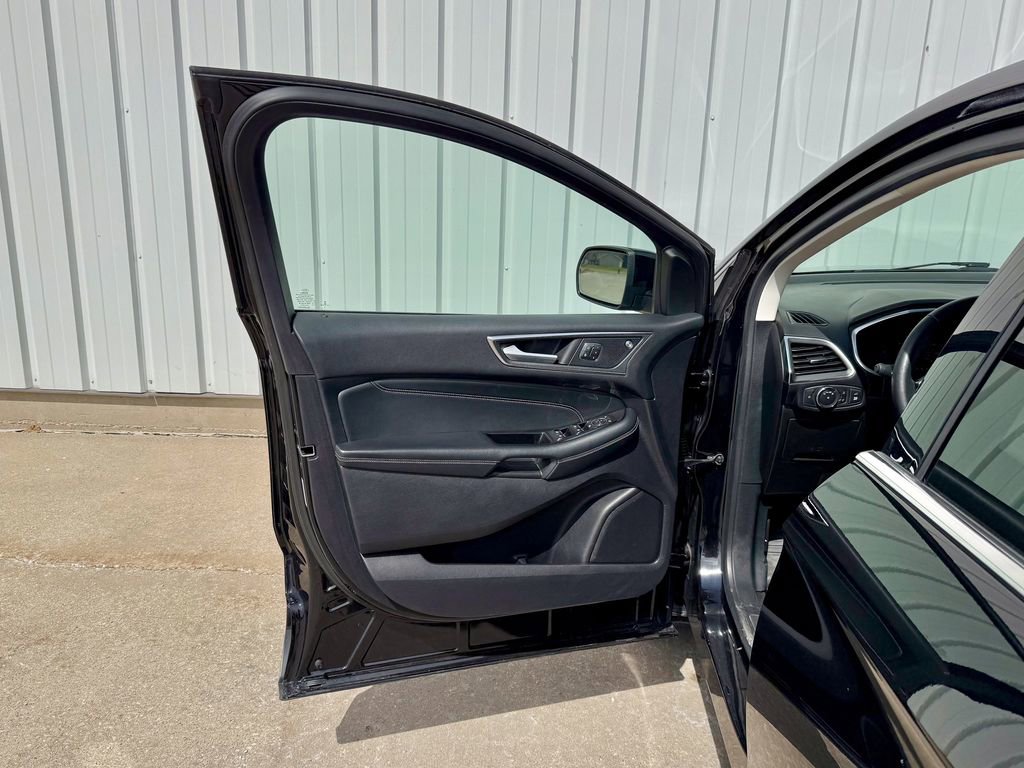 Used 2019 Ford Edge Titanium w/ Equipment Group 301A image 14