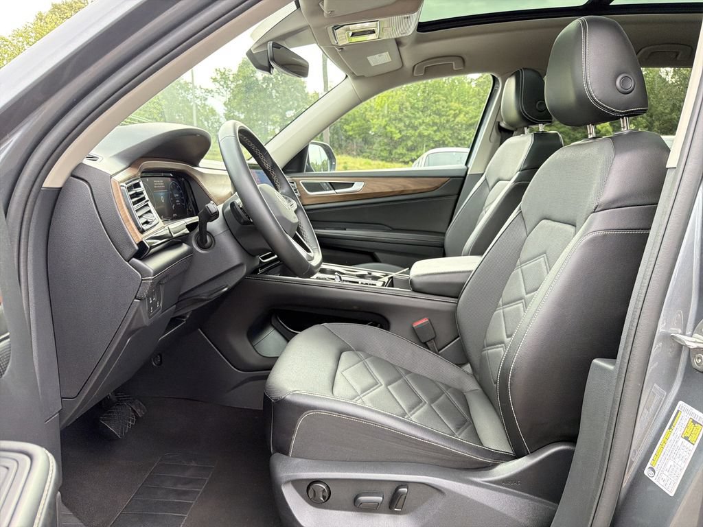 Used 2024 Volkswagen Atlas SE FWD image 11