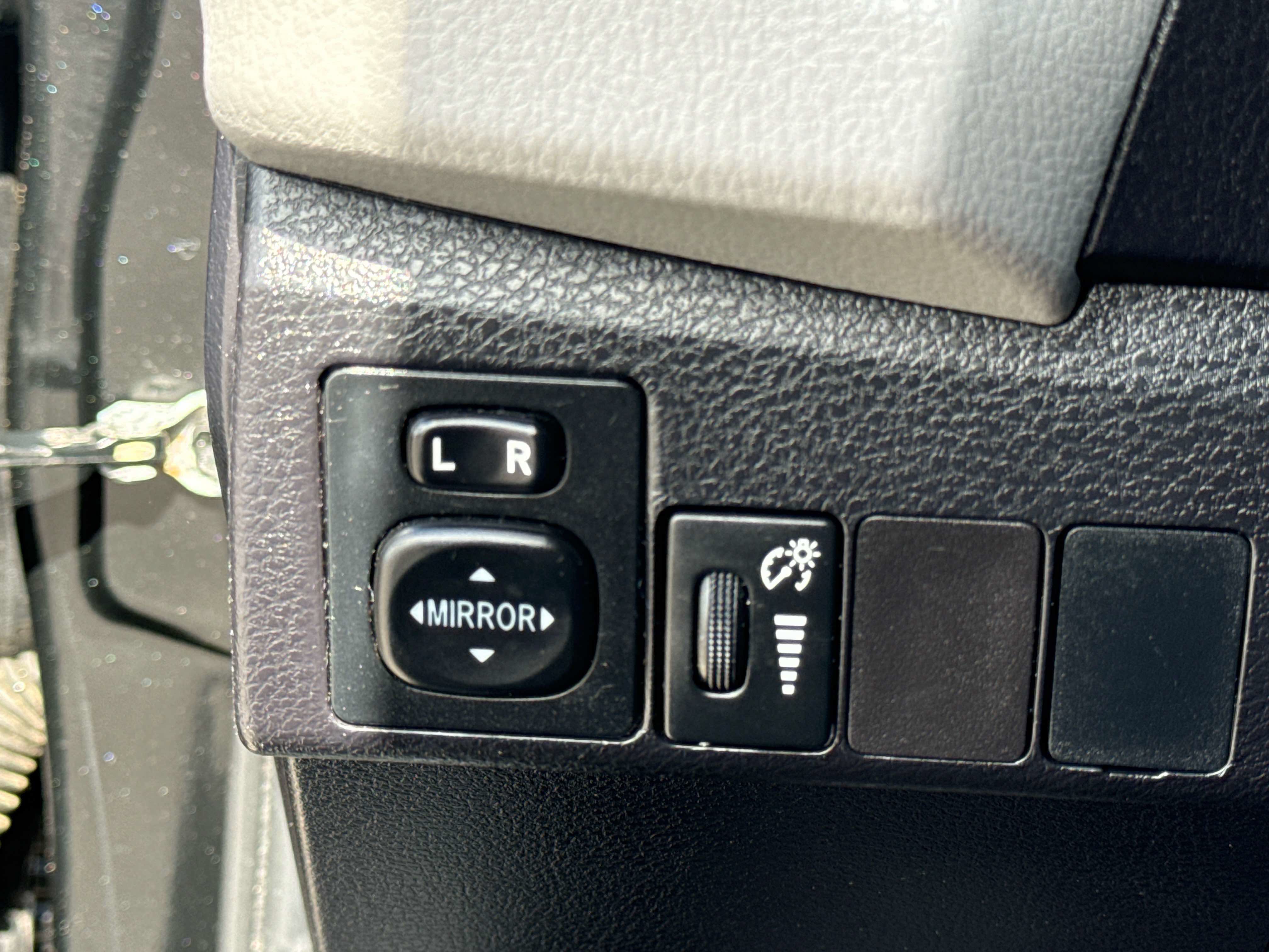 Used 2016 Toyota Corolla LE FWD image 25
