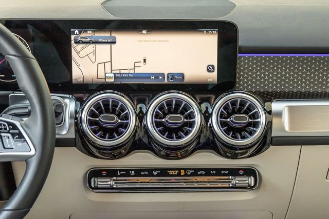 Used 2025 Mercedes-Benz GLB 250 image 7